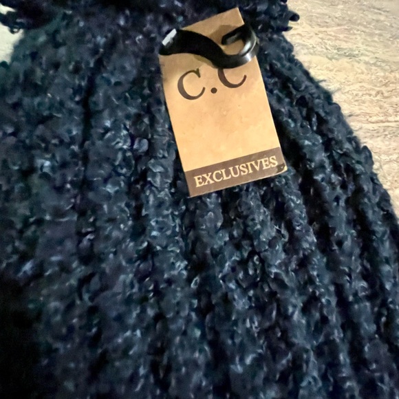 NWT CC exclusives beanie hat - Picture 2 of 9